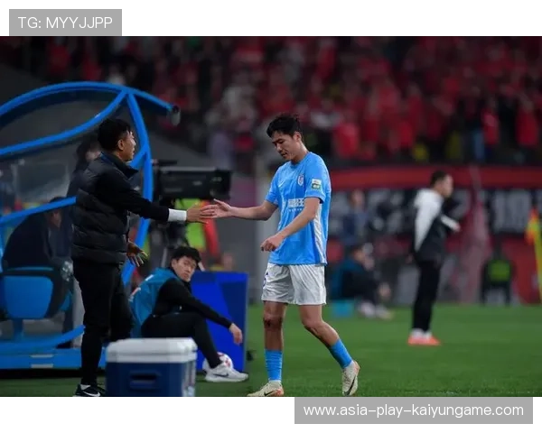 大连英博王禹边路连续突破 大连英博王禹边路连续突破