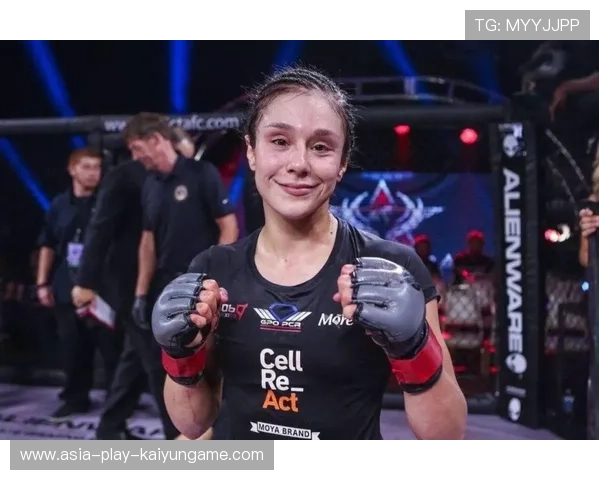 格斗UFC:顶级对决火爆擂台,精彩纷呈!,ufc十大格斗高手排名 格斗UFC:顶级对决火爆擂台,精彩纷呈!,ufc十大格斗高手排名